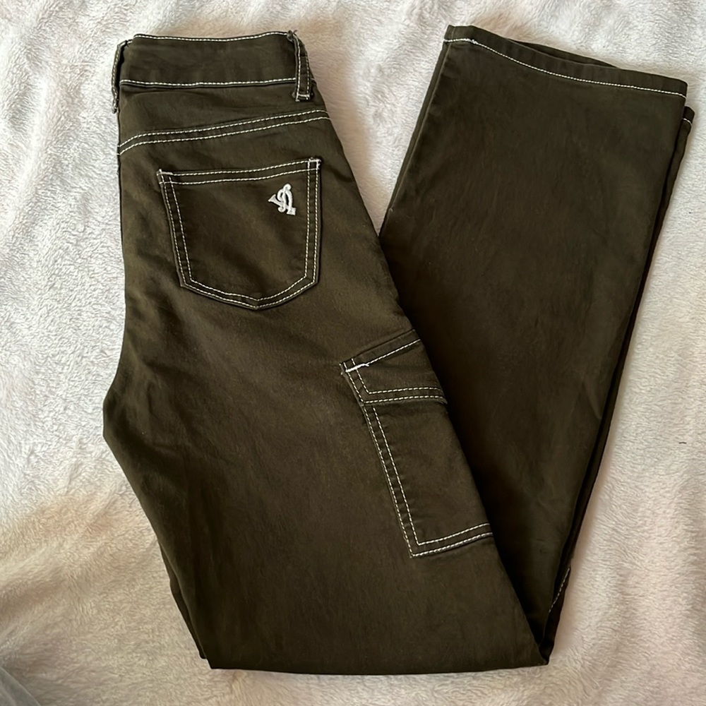 Dark forest muddy green color